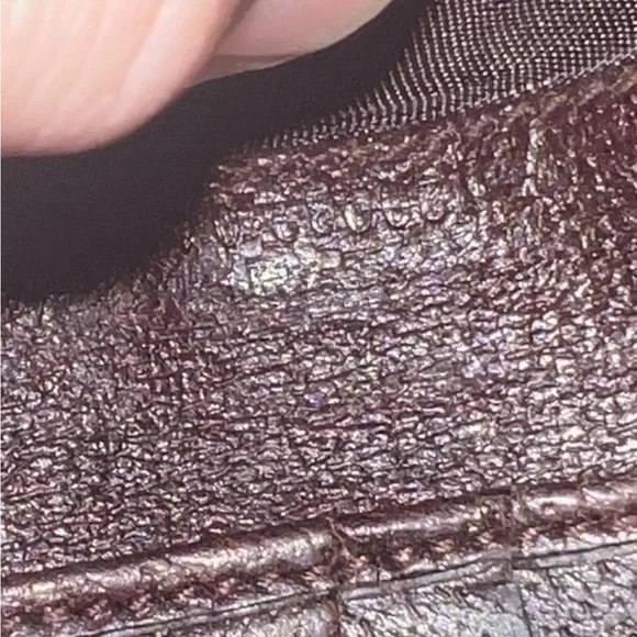 Authentic Gucci Compact GG Bifold Canvas Wallet - Picture 13 of 13